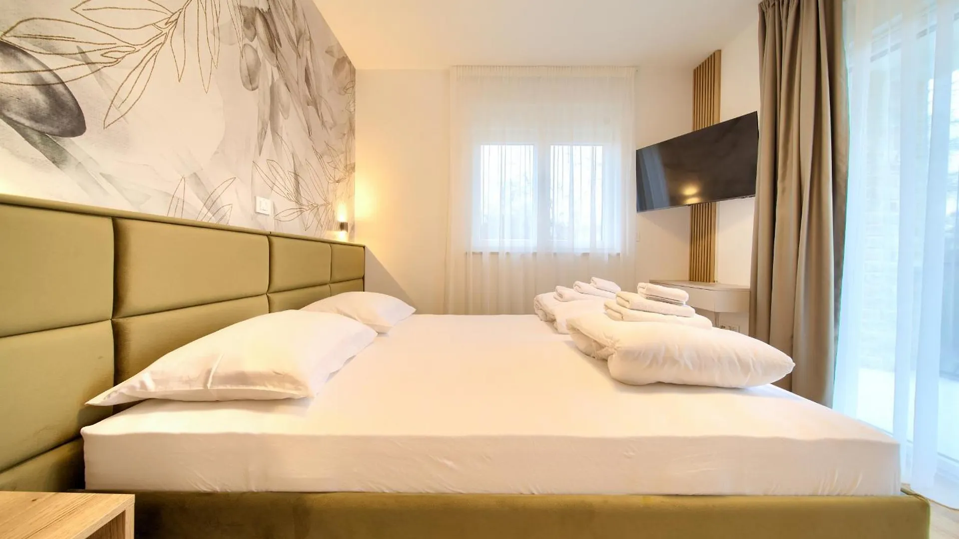 Villa - Bellissima Malinska With Private Heated Pool And Table Tennis - Smart Tv