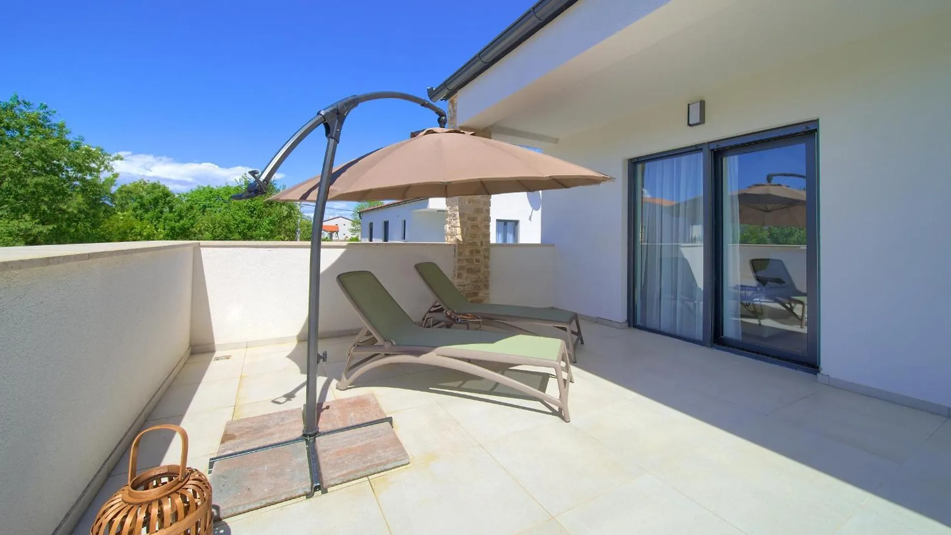 Villa - Bellissima Malinska With Private Heated Pool And Table Tennis - Smart Tv