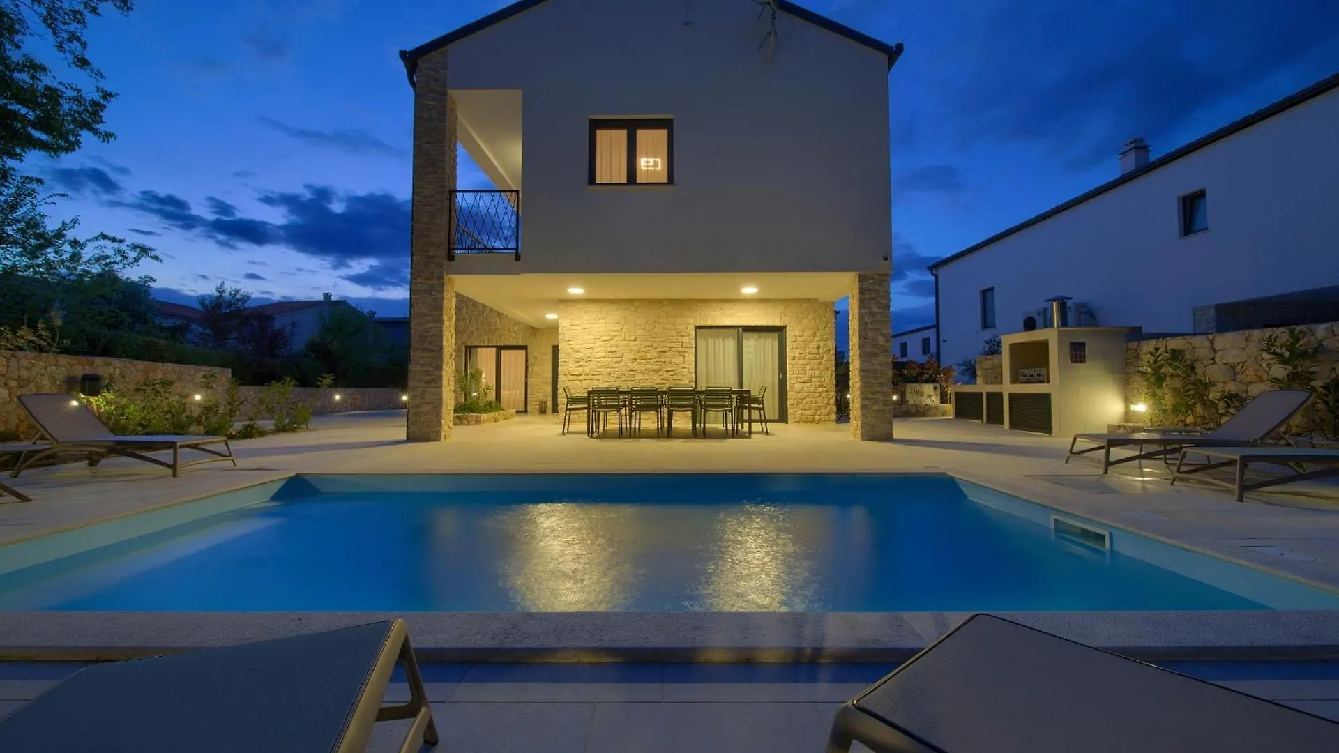 Villa - Bellissima Malinska With Private Heated Pool And Table Tennis - Smart Tv